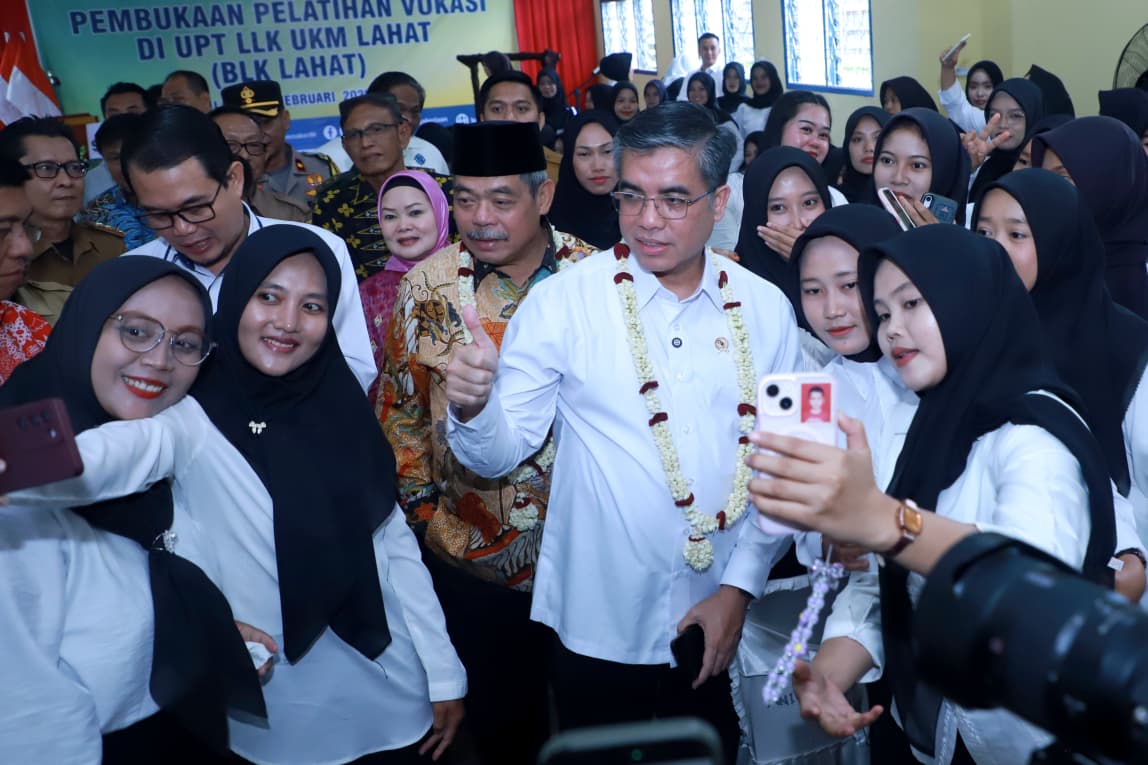 Menaker Yassierli: BLK Harus Antar Peserta Hingga Masuk Dunia Kerja